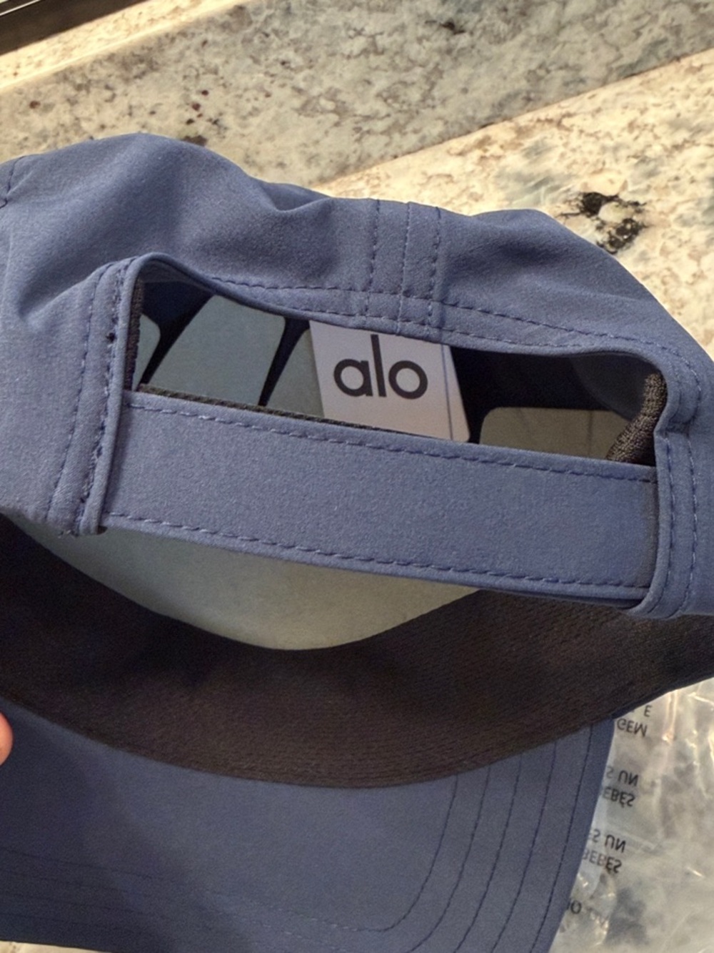 Alo Performance Off-Duty Cap in Navy - Picture 3 of 3